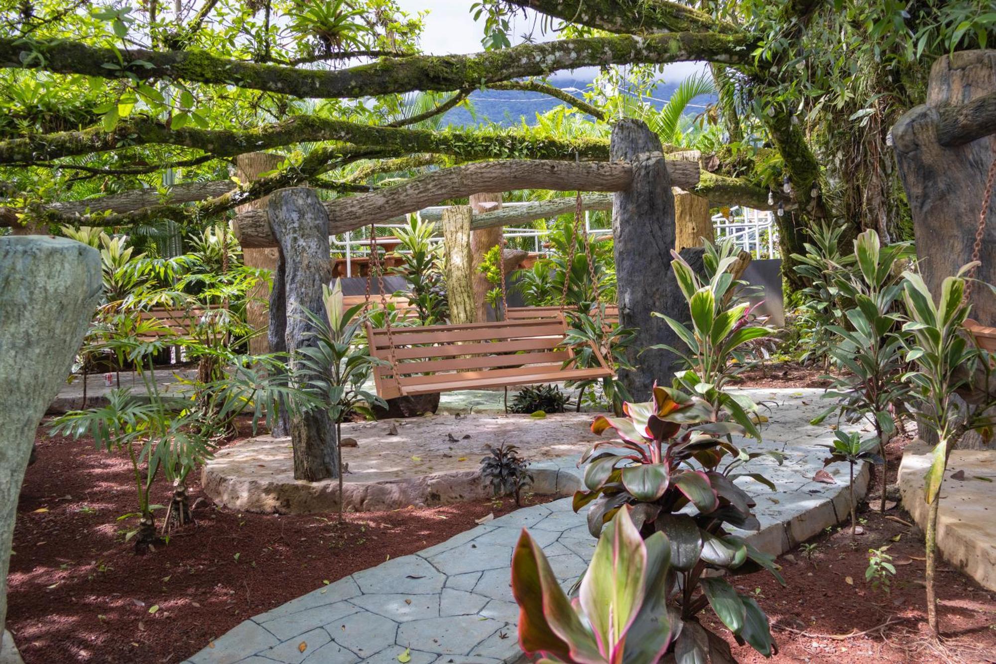 Hotel Relax Termalitas - Thermal Water La Fortuna Exterior photo